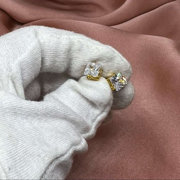 Princess Cut Gold Toned Crystal Studded Earring - Picture 3 of 5